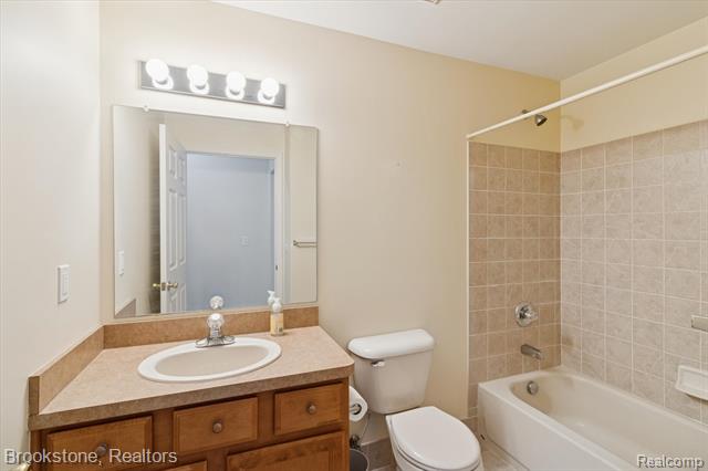 Builiding view twenty three for 15940 Morningside, Northville, MI. 48168