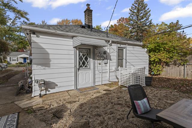 Builiding view nineteen for 2122 Brockton, Royal Oak, MI. 48067