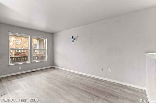 Builiding view ten for 4830 Dickerson, Detroit, MI. 48215