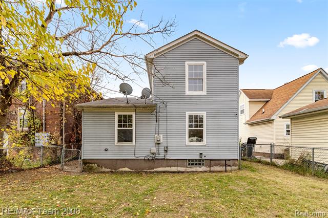 Builiding view thirty five for 4830 Dickerson, Detroit, MI. 48215