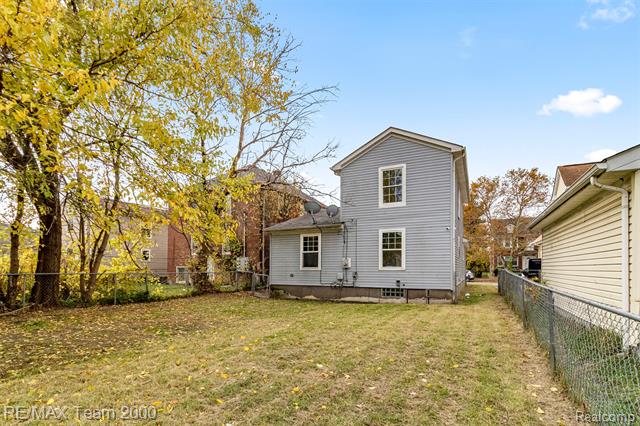 Builiding view thirty four for 4830 Dickerson, Detroit, MI. 48215