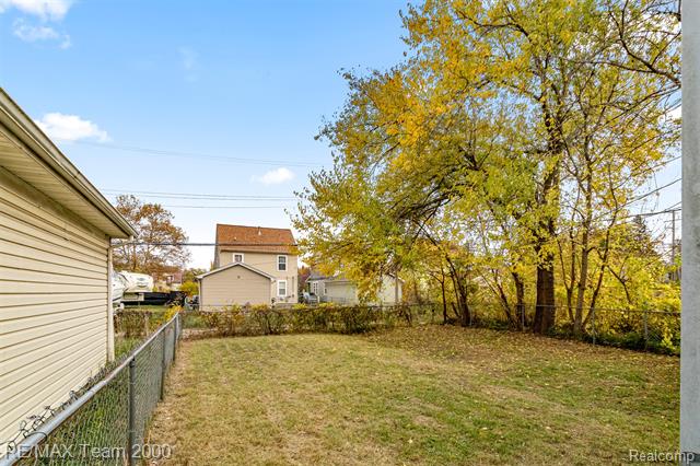 Builiding view thirty three for 4830 Dickerson, Detroit, MI. 48215