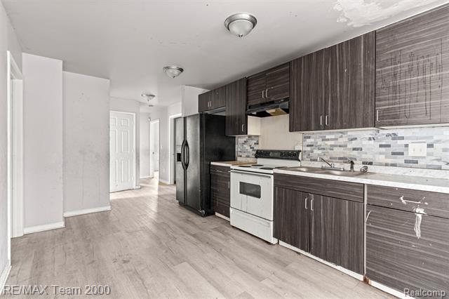 Builiding view twelve for 4830 Dickerson, Detroit, MI. 48215