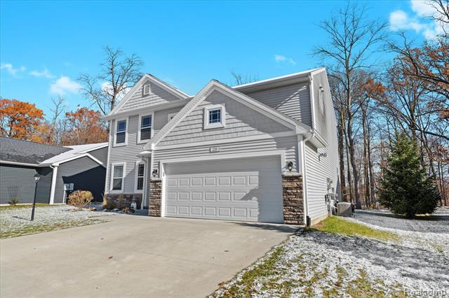 Builiding view thirty three for 220 Laura, Linden, MI. 48451