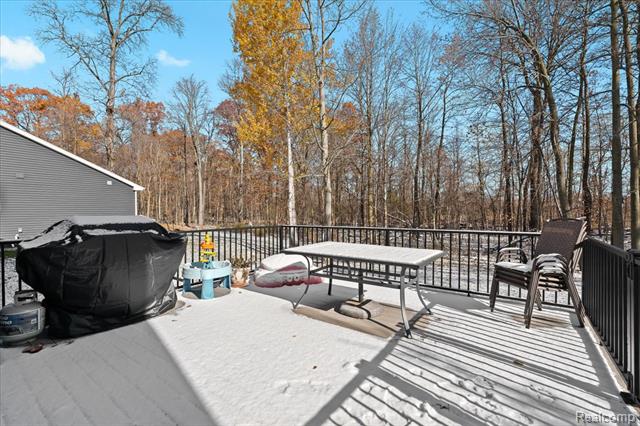 Builiding view twenty seven for 220 Laura, Linden, MI. 48451