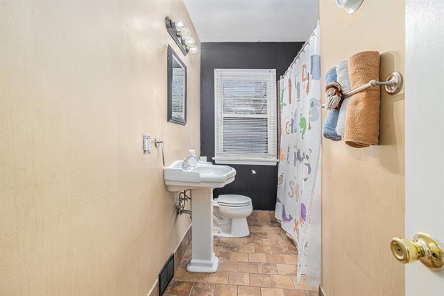 Builiding view eight for 56 Garden, Battle Creek, MI. 49017