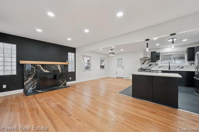 Builiding view eight for 16891 Avon, Detroit, MI. 48219