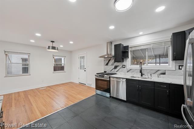 Builiding view eighteen for 16891 Avon, Detroit, MI. 48219