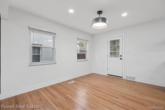 Builiding view fourteen for 16891 Avon, Detroit, MI. 48219