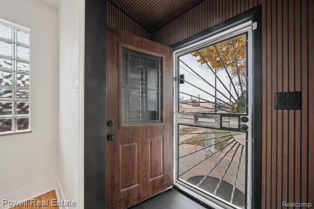 Builiding view six for 16891 Avon, Detroit, MI. 48219