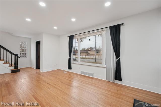 Builiding view ten for 16891 Avon, Detroit, MI. 48219