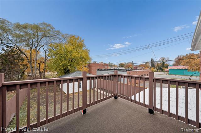 Builiding view thirty for 16891 Avon, Detroit, MI. 48219