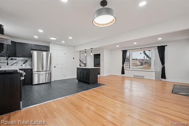 Builiding view twelve for 16891 Avon, Detroit, MI. 48219