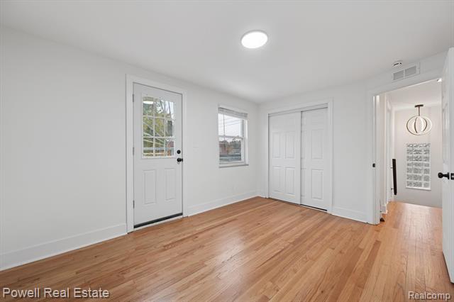 Builiding view twenty six for 16891 Avon, Detroit, MI. 48219