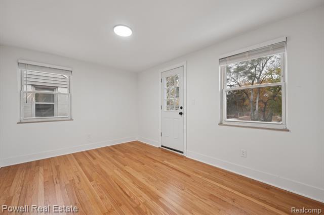 Builiding view twenty three for 16891 Avon, Detroit, MI. 48219