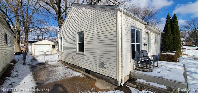 Builiding view one for 545 E Dallas, Madison Heights, MI. 48071