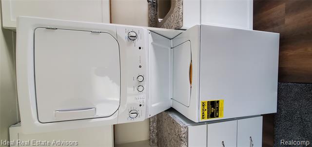 Builiding view twenty six for 545 E Dallas, Madison Heights, MI. 48071