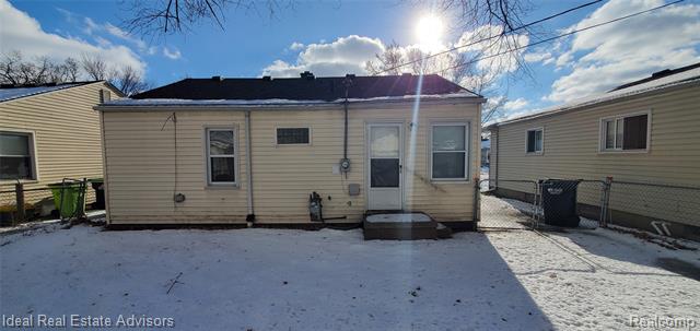 Builiding view twenty two for 545 E Dallas, Madison Heights, MI. 48071