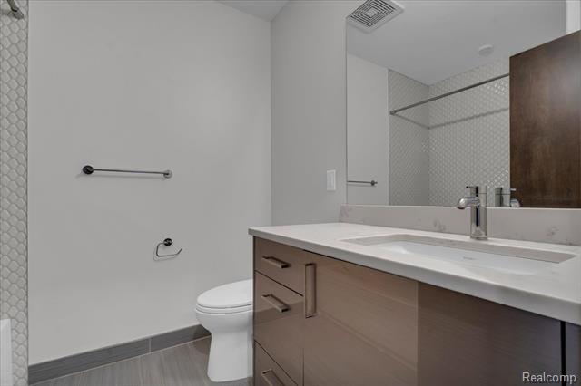 Builiding view eighteen for 438 Selden, Detroit, MI. 48201