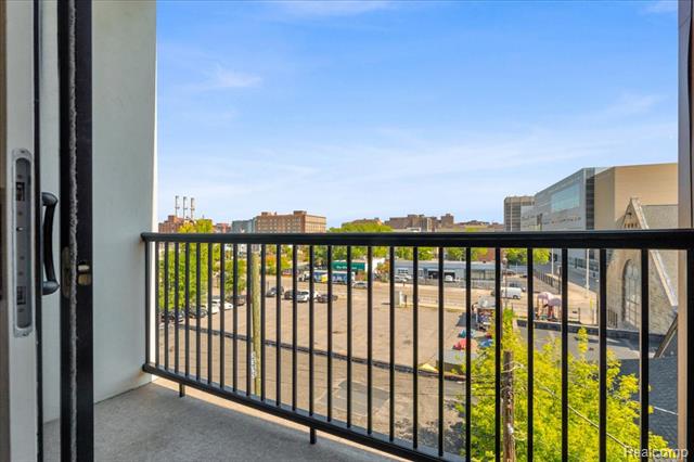 Builiding view eleven for 438 Selden, Detroit, MI. 48201