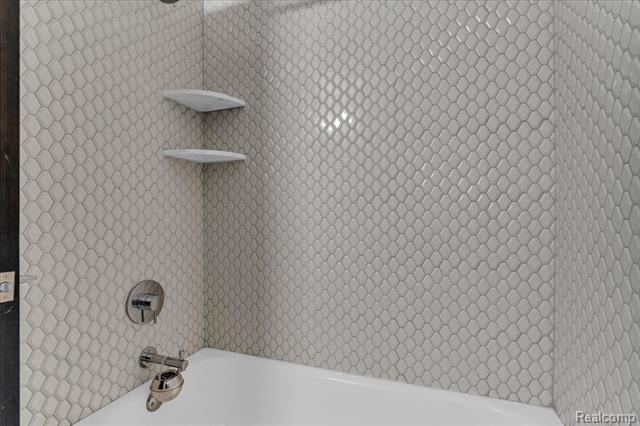 Builiding view nineteen for 438 Selden, Detroit, MI. 48201