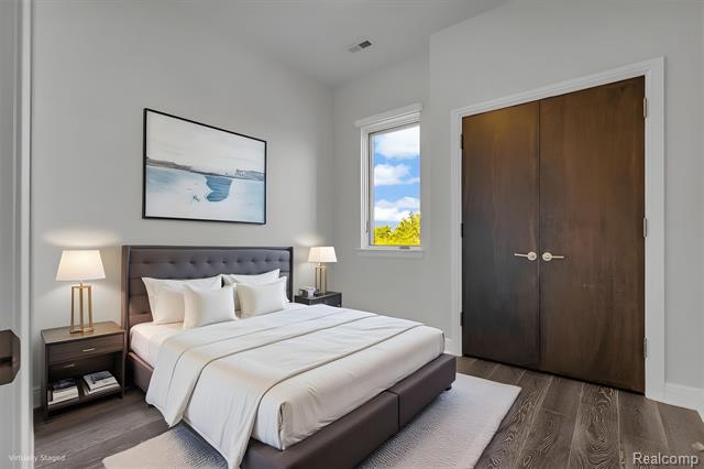 Builiding view seventeen for 438 Selden, Detroit, MI. 48201