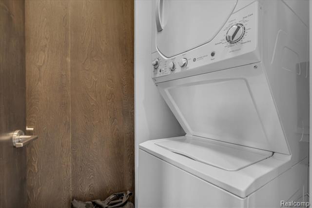 Builiding view twenty for 438 Selden, Detroit, MI. 48201