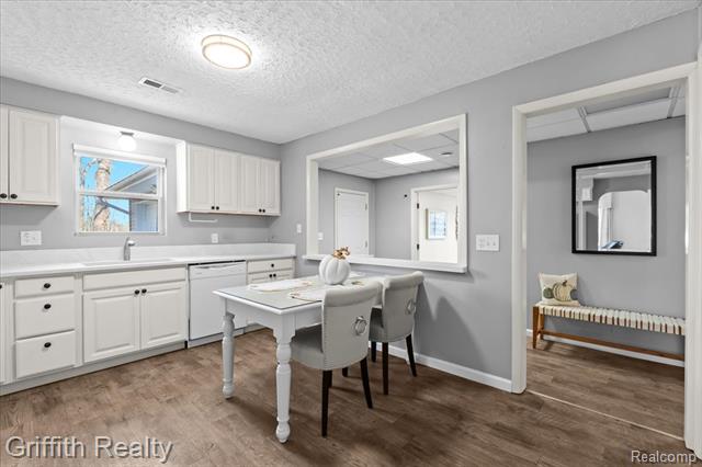 Builiding view six for 1111 Old Us Highway 23, Brighton, MI. 48114