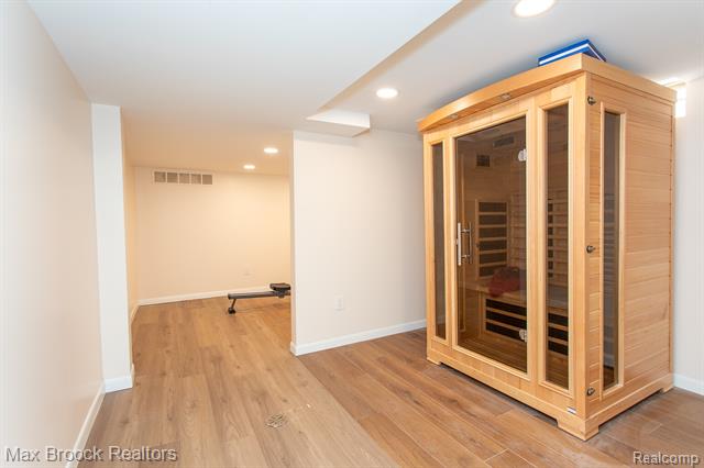 Builiding view thirty six for 14271 Lincoln, Oak Park, MI. 48237