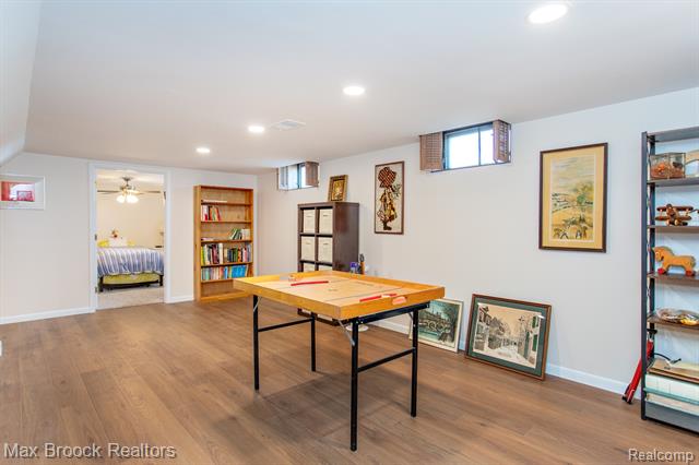 Builiding view thirty for 14271 Lincoln, Oak Park, MI. 48237