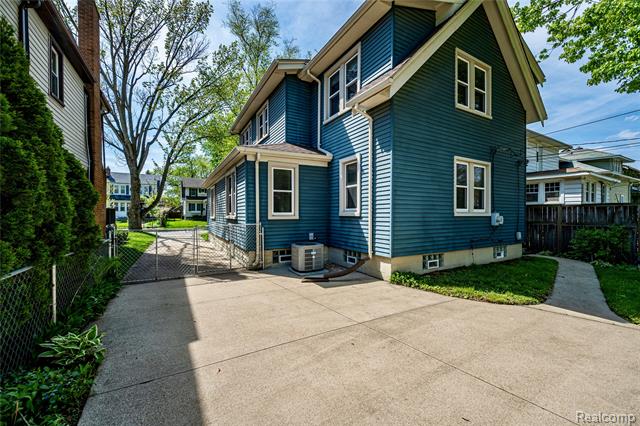 Builiding view twenty seven for 1037 Longfellow, Royal Oak, MI. 48067