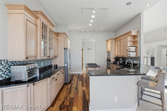 Builiding view eighteen for 13275 Harborview, Linden, MI. 48451