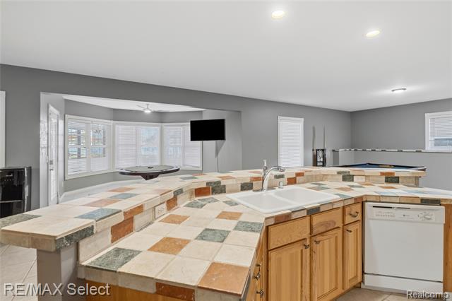 Builiding view fifty two for 13275 Harborview, Linden, MI. 48451