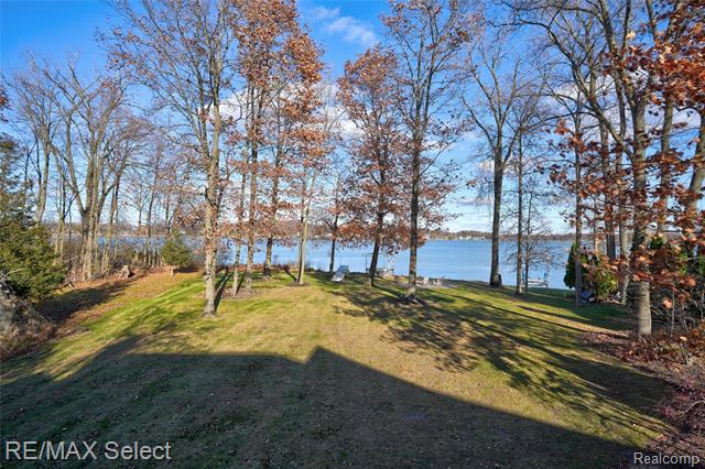 Builiding view five for 13275 Harborview, Linden, MI. 48451