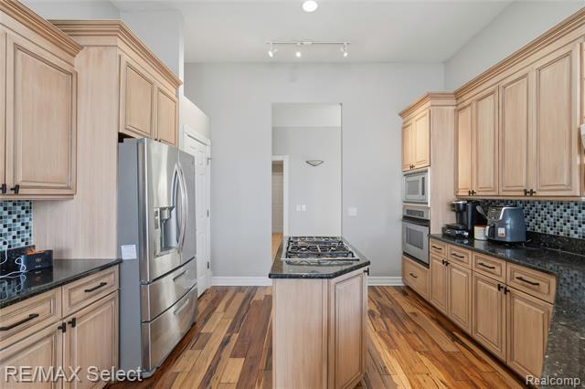 Builiding view nineteen for 13275 Harborview, Linden, MI. 48451