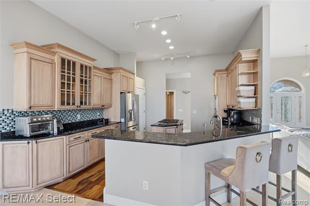 Builiding view seventeen for 13275 Harborview, Linden, MI. 48451