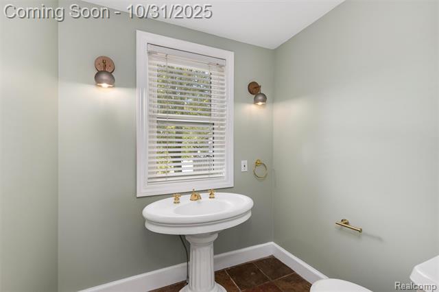 Builiding view eleven for 338 W Harrison, Royal Oak, MI. 48067