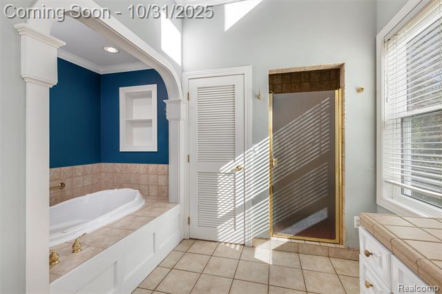 Builiding view fifteen for 338 W Harrison, Royal Oak, MI. 48067