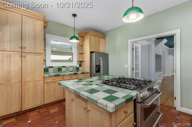 Builiding view nine for 338 W Harrison, Royal Oak, MI. 48067