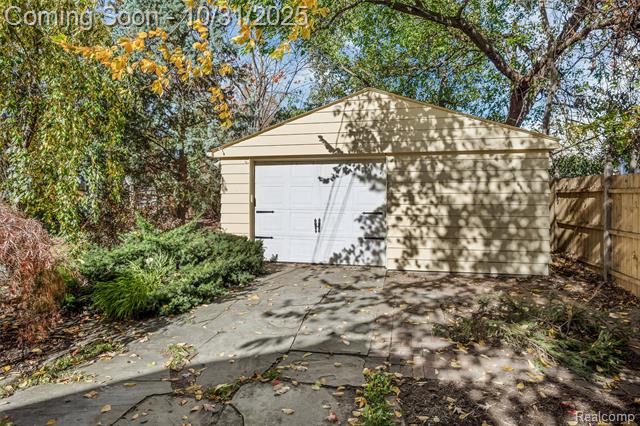 Builiding view thirty four for 338 W Harrison, Royal Oak, MI. 48067