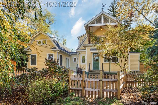 Builiding view twenty nine for 338 W Harrison, Royal Oak, MI. 48067