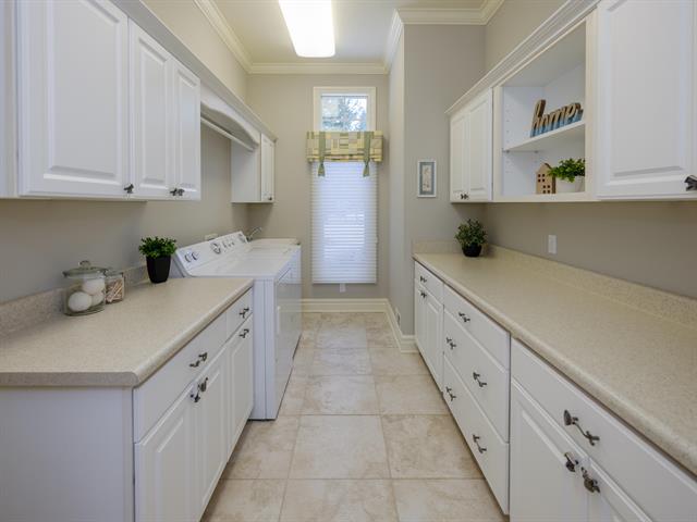 Builiding view fifteen for 5939 Swallow, Kalamazoo, MI. 49009