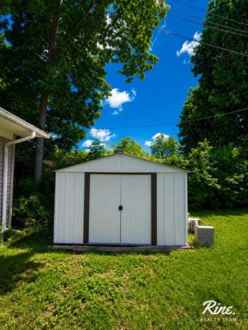 Builiding view eight for 2709 Belaire, Lansing, MI. 48911