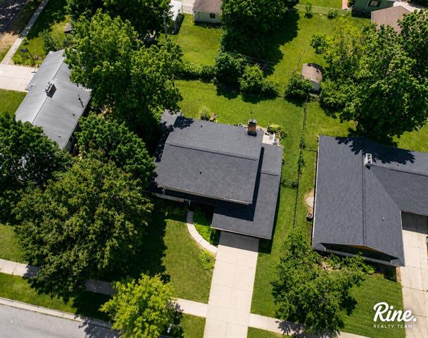 Builiding view twelve for 2709 Belaire, Lansing, MI. 48911