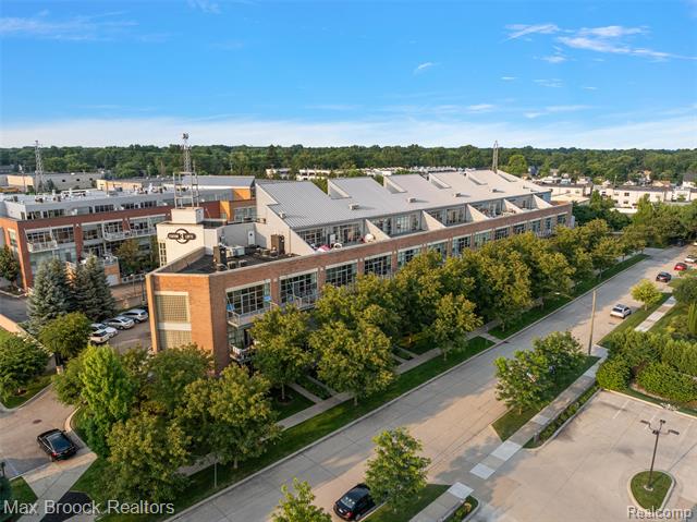 Builiding view twenty four for 333 E Parent, Royal Oak, MI. 48067