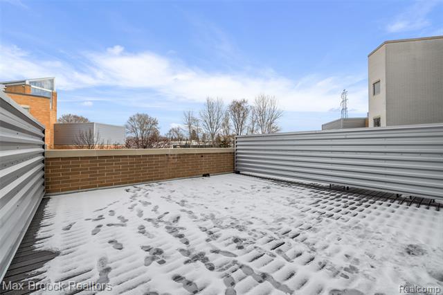 Builiding view twenty two for 333 E Parent, Royal Oak, MI. 48067
