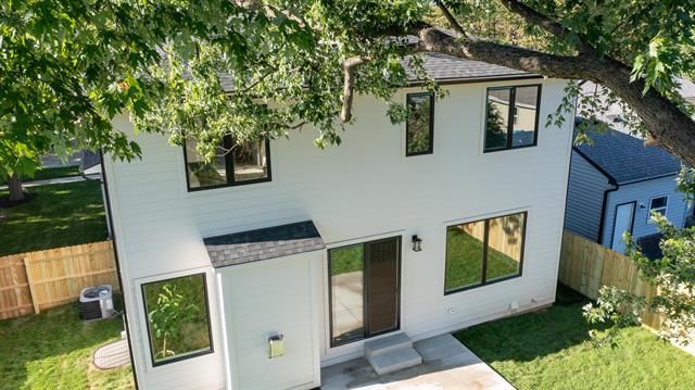 Builiding view forty two for 2324 Dallas, Royal Oak, MI. 48067