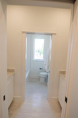 Builiding view thirty five for 2324 Dallas, Royal Oak, MI. 48067