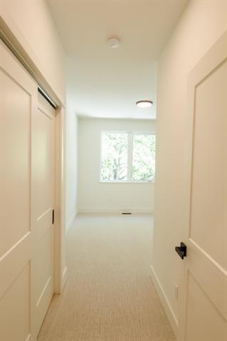 Builiding view thirty three for 2324 Dallas, Royal Oak, MI. 48067