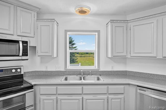 Builiding view eleven for 1400 Every, Mason, MI. 48854